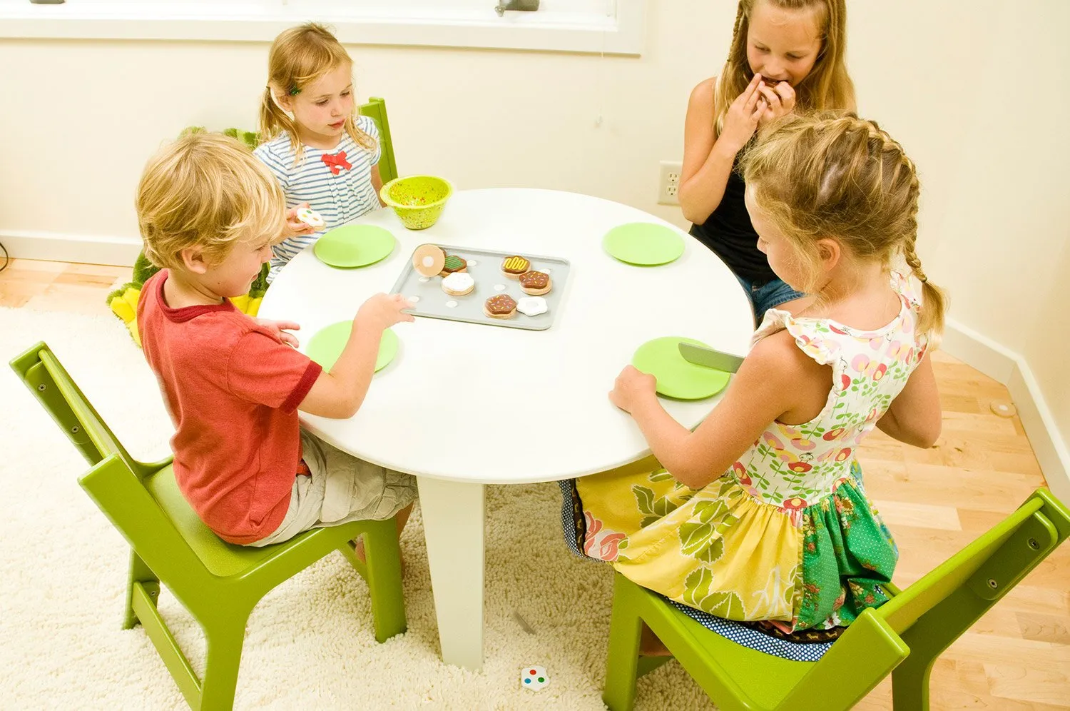 Kids Play Table